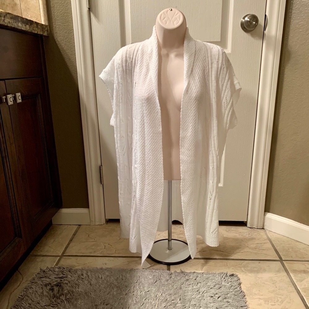 Women’s, Size XL, all white crochet/knit duster!